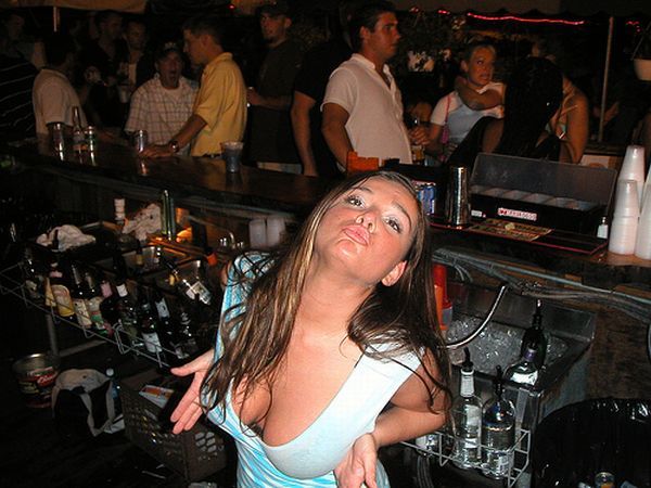 [hot_bartenders_14.jpg]