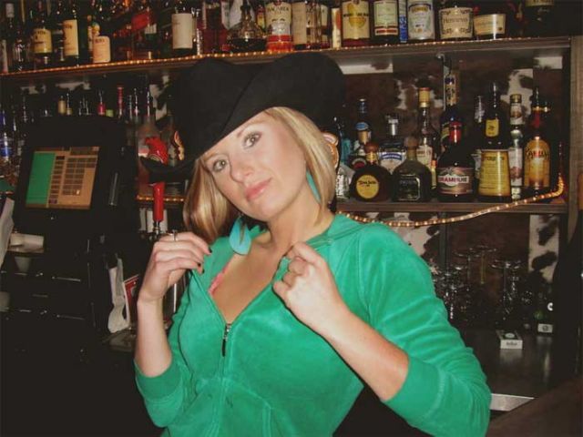 [hot_bartenders_09.jpg]
