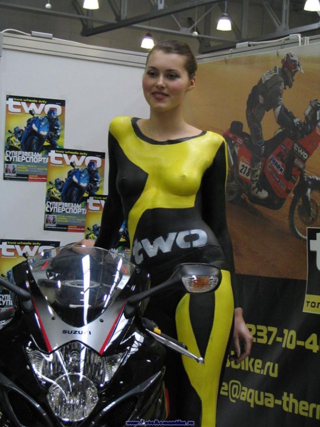 [bike_show_girls_38.jpg]