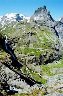World's Scariest Roads Seen On www.coolpicturegallery.net World's Scariest Roads Seen On www.coolpicturegallery.net
