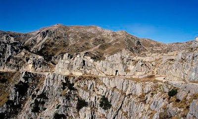 World's Scariest Roads Seen On www.coolpicturegallery.net World's Scariest Roads Seen On www.coolpicturegallery.net