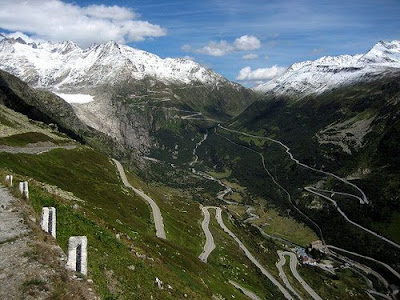 World's Scariest Roads Seen On www.coolpicturegallery.net World's Scariest Roads Seen On www.coolpicturegallery.net