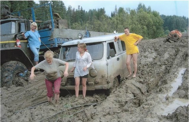 [Worlds_Scariest_Roads_12_004.jpg]