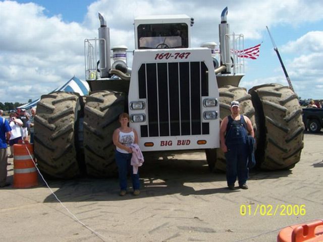 biggest_tractor_06.jpg
