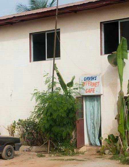 [internet_cafe_10.jpg]