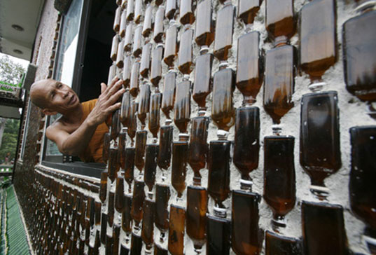 [bottle_temple_02.jpg]
