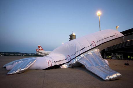 [ballon-airplane-09.jpg]