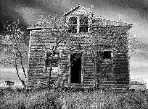 [Creepy-Houses-12.jpg]