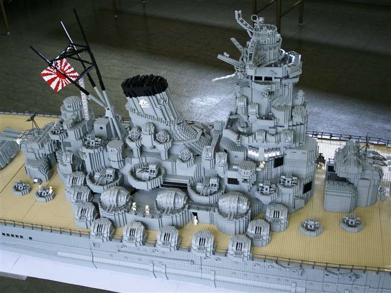 [lego_battleship_yamato_11.jpg]
