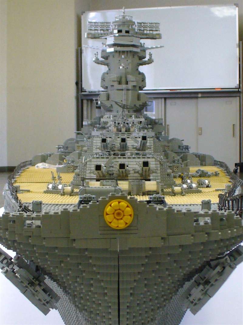 [lego_battleship_yamato_07.jpg]