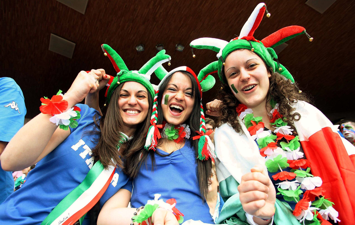 FemaleFootballFans68