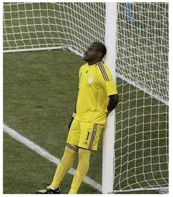 Kiper Paling Santai Di Piala Dunia 2010 Kiper Paling Santai Di Piala Dunia 2010