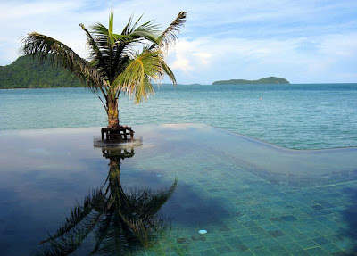 Stunning Infinity Pools Around the World Seen On coolpicturegallery.blogspot.com Stunning Infinity Pools Around the World Seen On www.coolpicturegallery.net