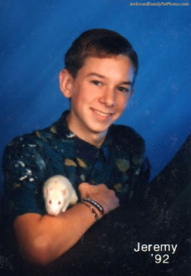Awkward_family_photos_with_pets_10.jpg