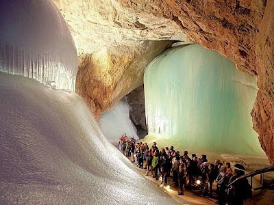 Eisriesenwelt Ice Caves (Austria) Eisriesenwelt Ice Caves (Austria)