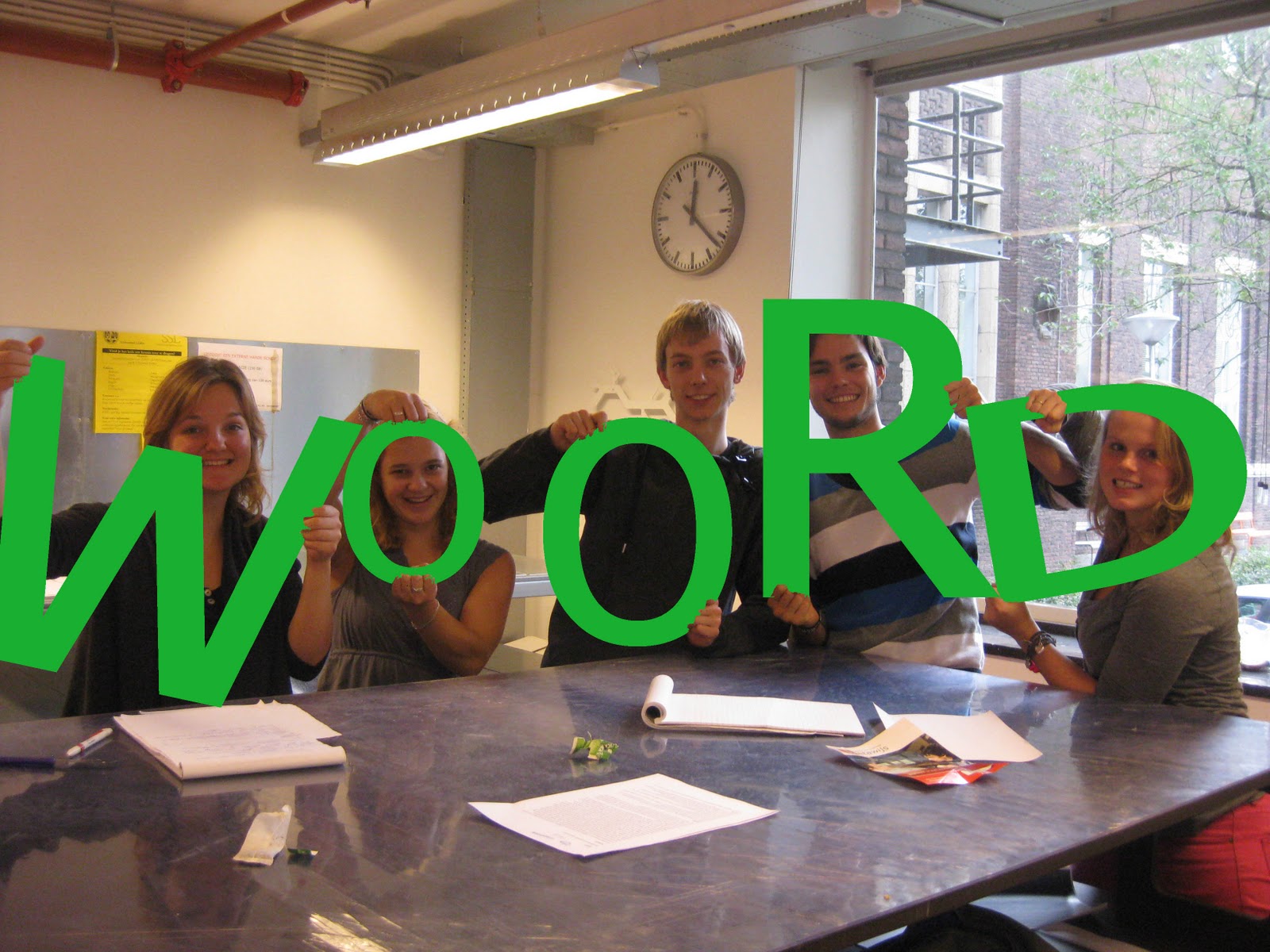 [img width=1024 height=768]http://4.bp.blogspot.com/_msN2eU9mr9Q/TKHZe_H62jI/AAAAAAAAAAs/HDmvr5oFBlk/s1600/Woord_28-09-2010_afbeelding.jpg[/img]