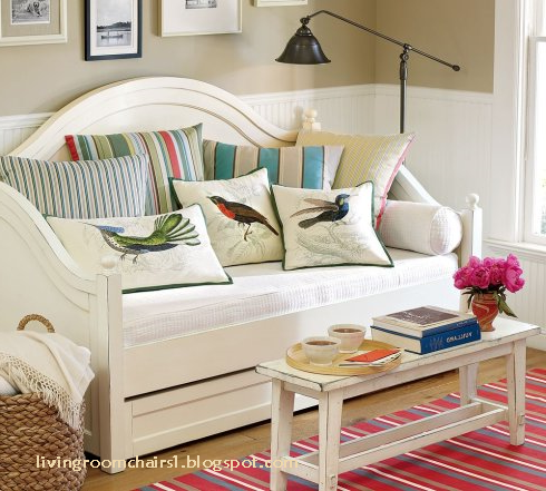 Living Room Chairs: Living room chairs for small spaces