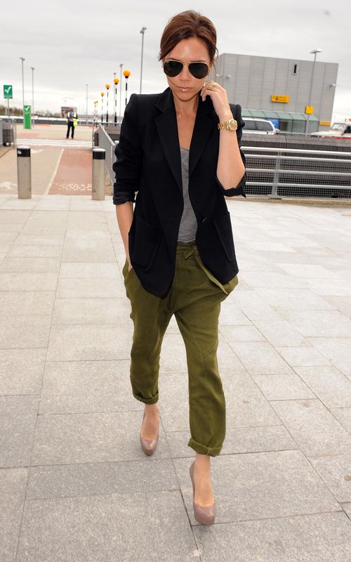 Victoria Beckham wearing it her style! Posted by LadyFozaza at 7:28 PM Victoria Beckham wearing it her style! Posted by LadyFozaza at 7:28 PM