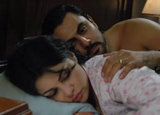 haifa wahbi avec son mari au lit