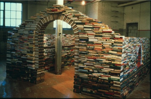 [book-page9-1001-full-500x328.jpg]