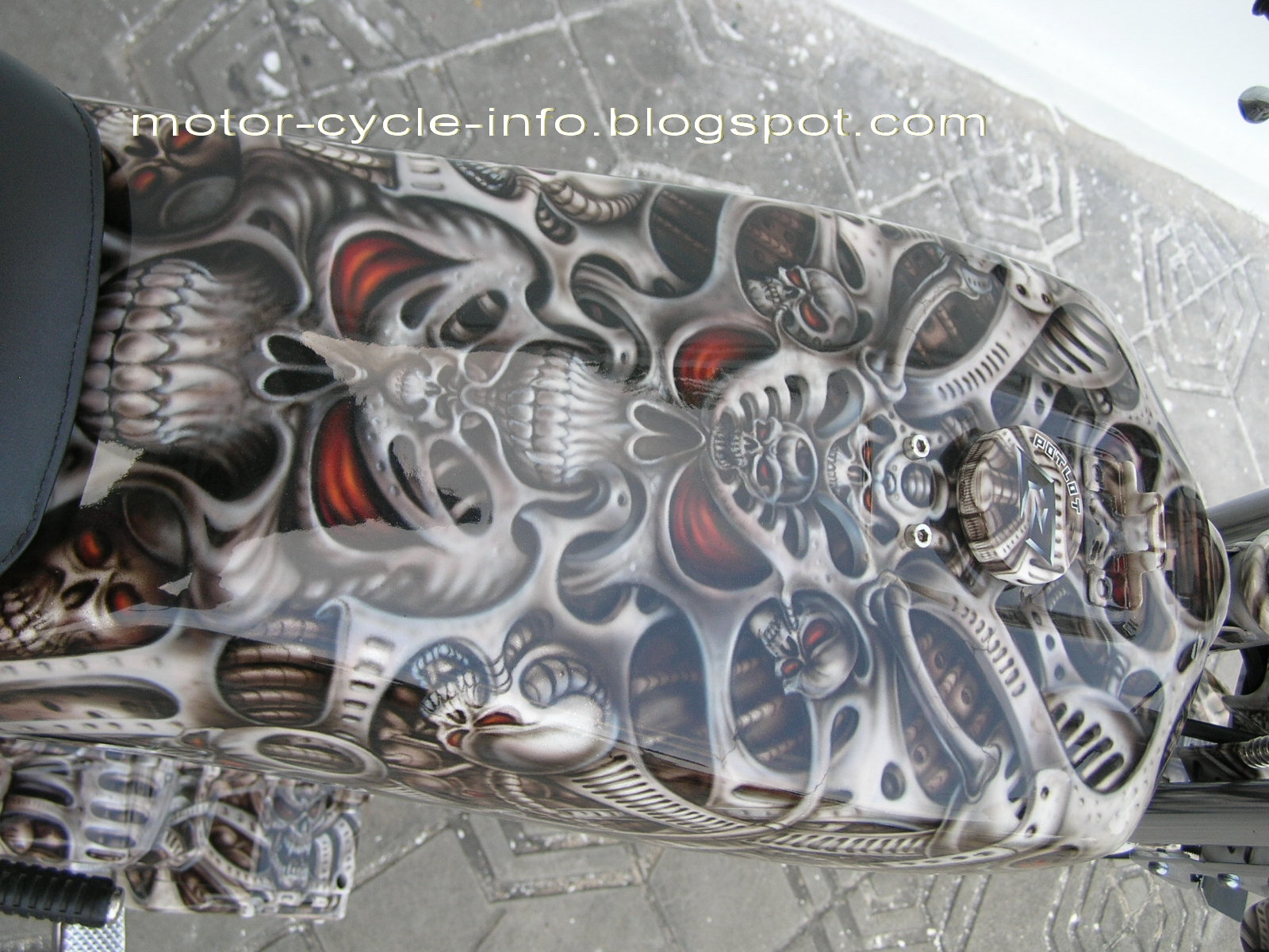 http://4.bp.blogspot.com/_mwzxyywxcGA/TFetTM92rbI/AAAAAAAAA1c/oGK9iV9p_0g/s1600/gambar+tanki+rx+king+airbrush+paint.jpg