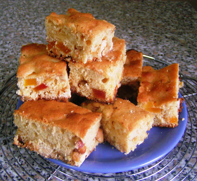 BLONDIES CU FRUCTE CONFIATE