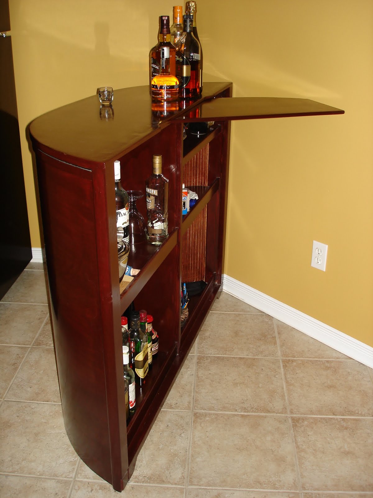Custom Made Furniture Wall Mounted Unit and Mobile Bar
