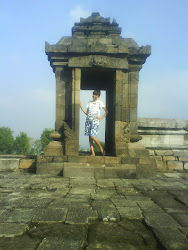 at candi barong