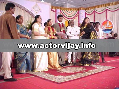 [Vijay-Sangeetha-Wedding-Photos-006.jpg]