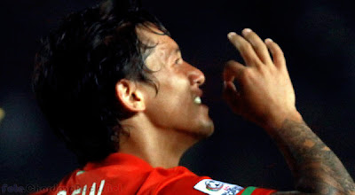 Foto Irfan Bachdim Setalah Mencetak Goll Foto Irfan Bachdim Setalah Mencetak Goll
