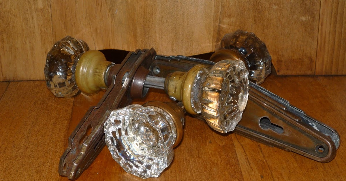 The Passionate Home IMAGINATION IDEATION old door knobs