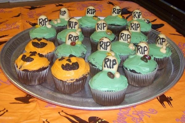 [halloween1.JPG]