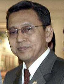 budiono-dalam.jpg (210×275)