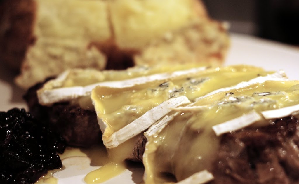 Freestyle Cookery Recipe Steak with melted Blue Brie, caramelized