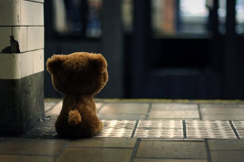 [bear+in+subway.jpg]