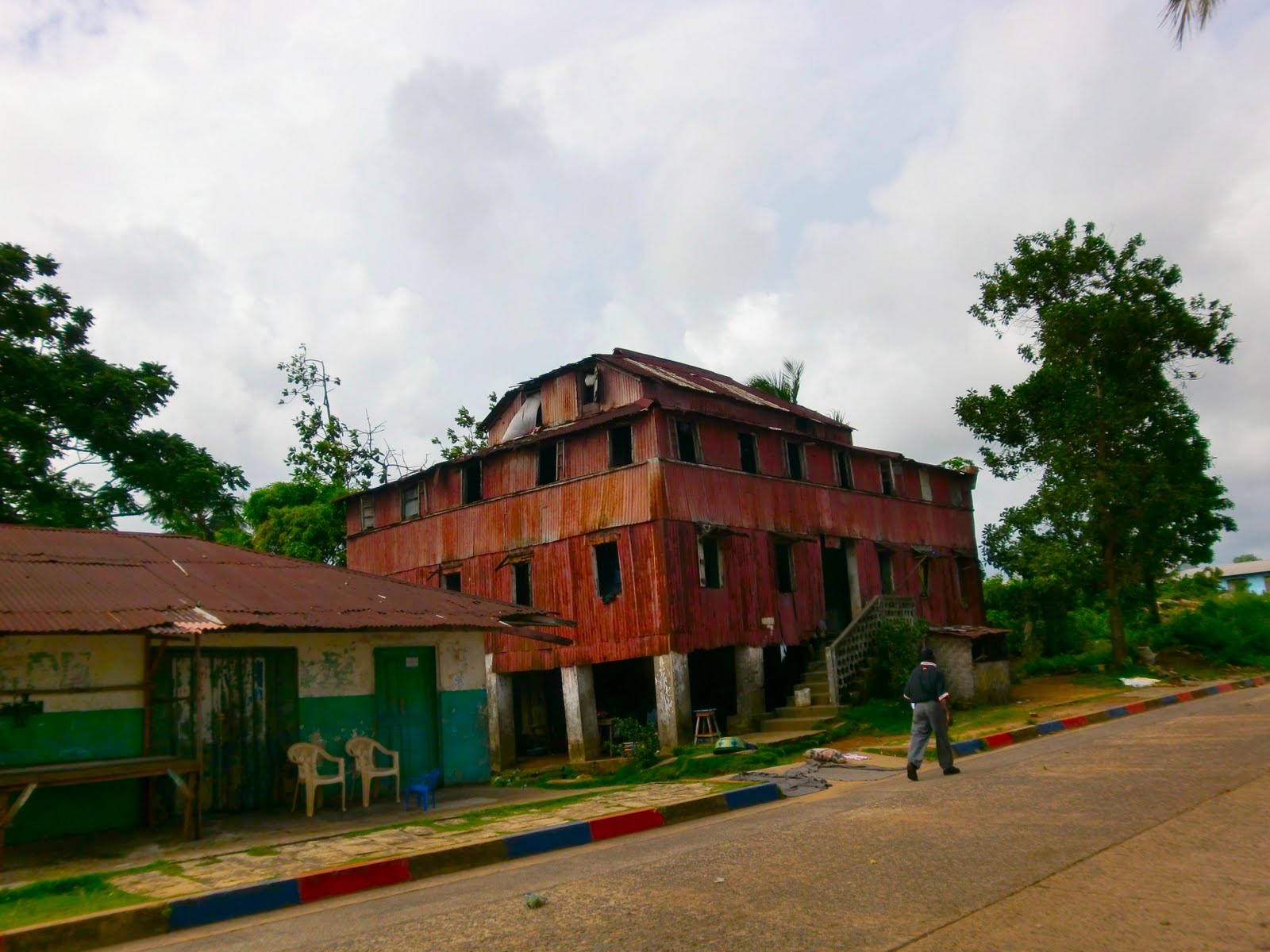 Moved 2 Monrovia Doz Way Back Houses Dem (Settler Architecture, 2009)