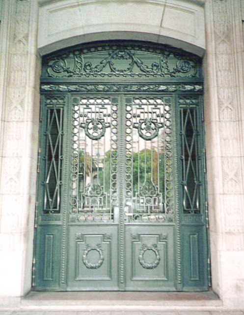 Arquitectura de Casas: Puertas antiguas en el casco de Buenos Aires.