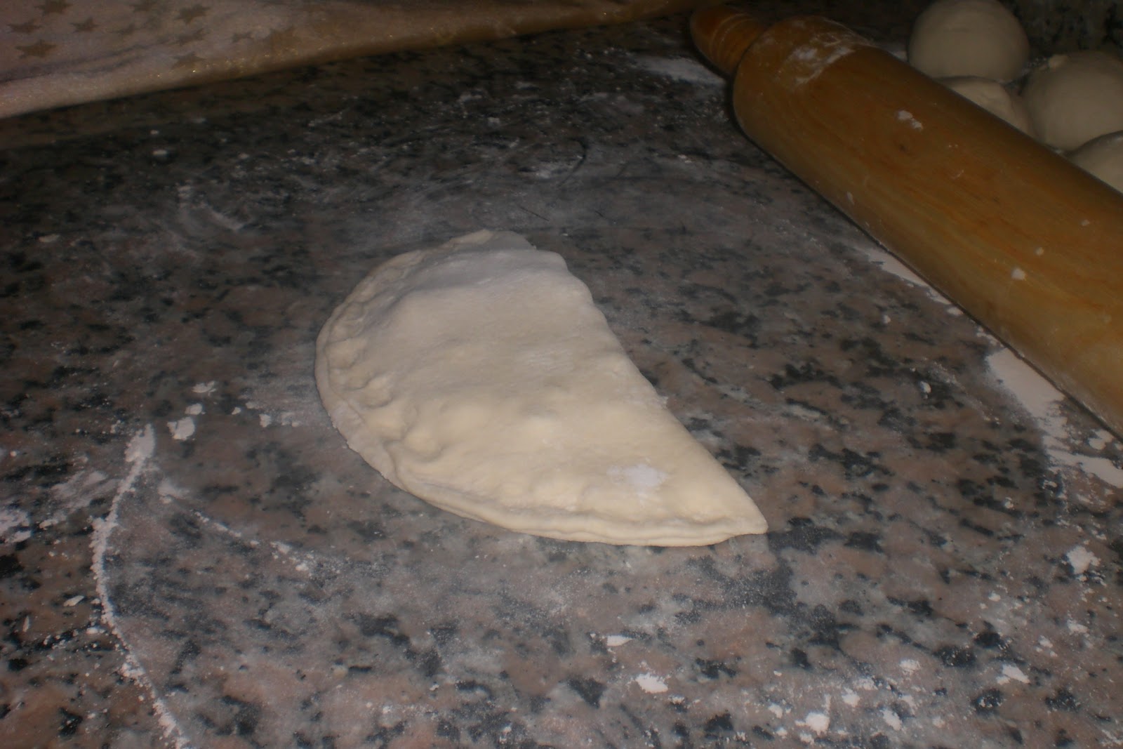 LEZZETLİ ELLER İSTASYONU PUF BÖREĞİ(MAFİŞ kars yöresinin)