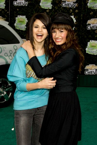 demi lovato and selena gomez young. selena gomez mother and father