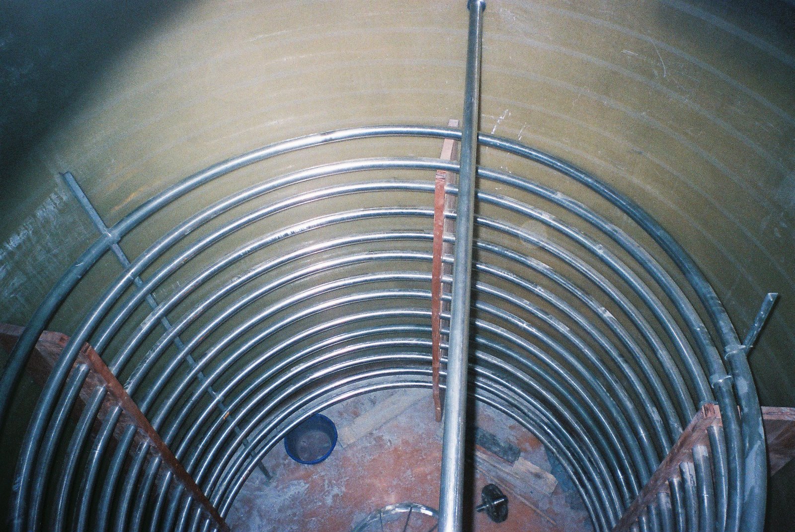 [F1000015.JPG]