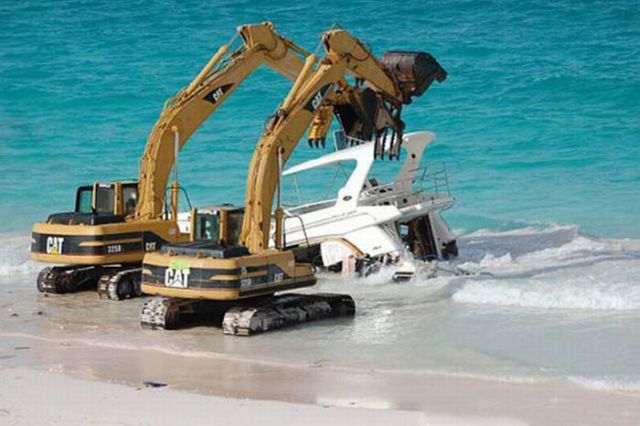 [yacht_destruction_13.jpg]