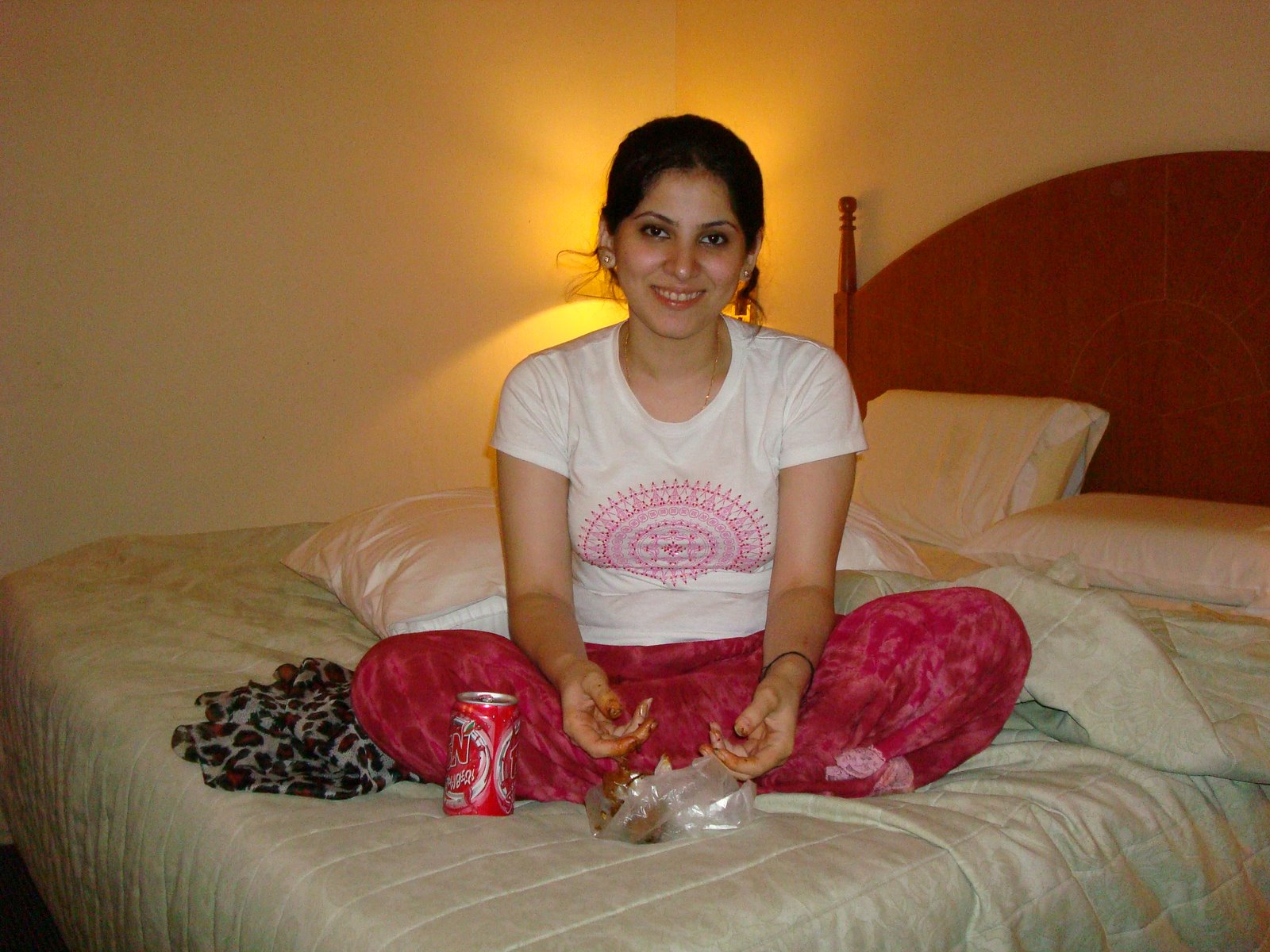 girl hotel Indian room in