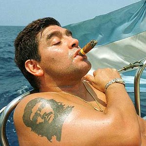 [maradona-en-cuba.jpg]