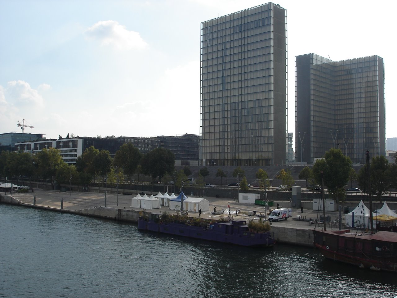 [26.JPG]