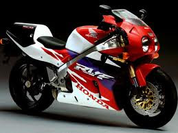 review Honda RC45 motorbike picture