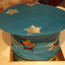 magic top hat cake