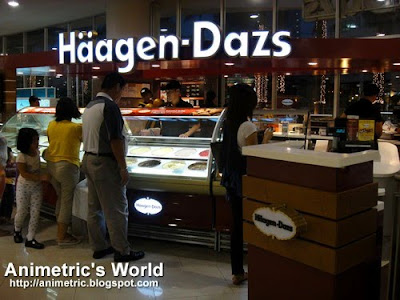 Haagen Dazs store at Robinsons Place Manila