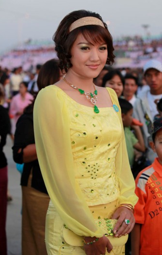 [Thet++Mon+Myint.jpg]