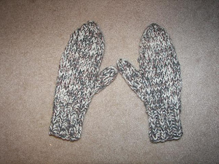 Free Knitting Pattern: Wool-Ease® Chunky Starter Mittens