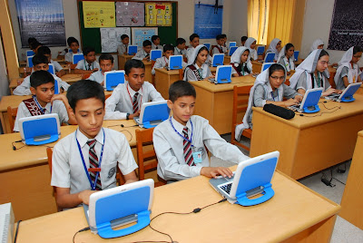 Intel Pakistan Donates Wifi Enabled Classmate PCs to Students